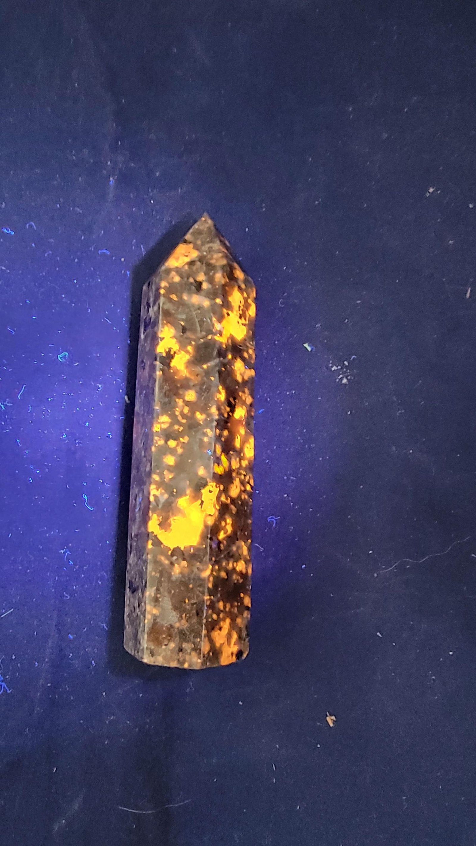 Yooperlite Tower ~4 Inch Polished Fluorescent Glow Crystal Point | Michigan Lake Superior Stone Obelisk โ 1 โ photo 7 of 8