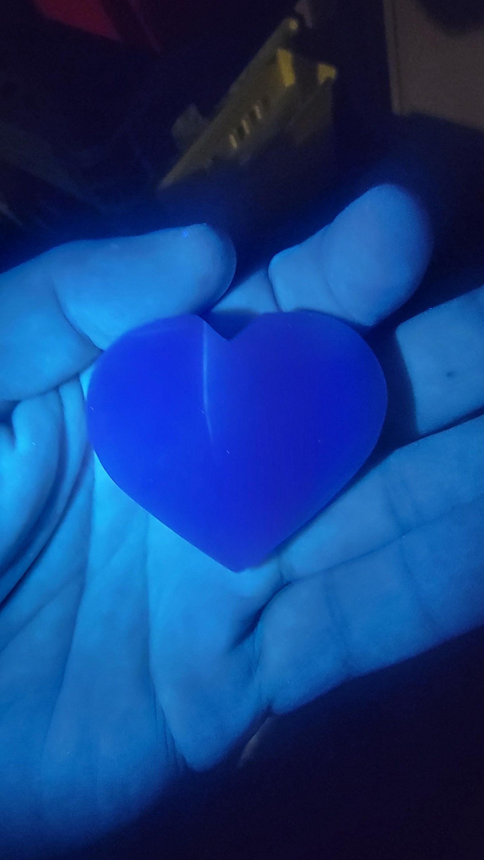 UV Glow Selenite Heart – Polished Worry Stone, Cleansing Crystal (2x2.5") — photo 4 of 4